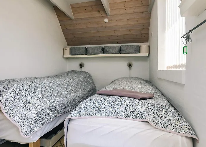 4 Person In Nyaraló Karrebæksminde